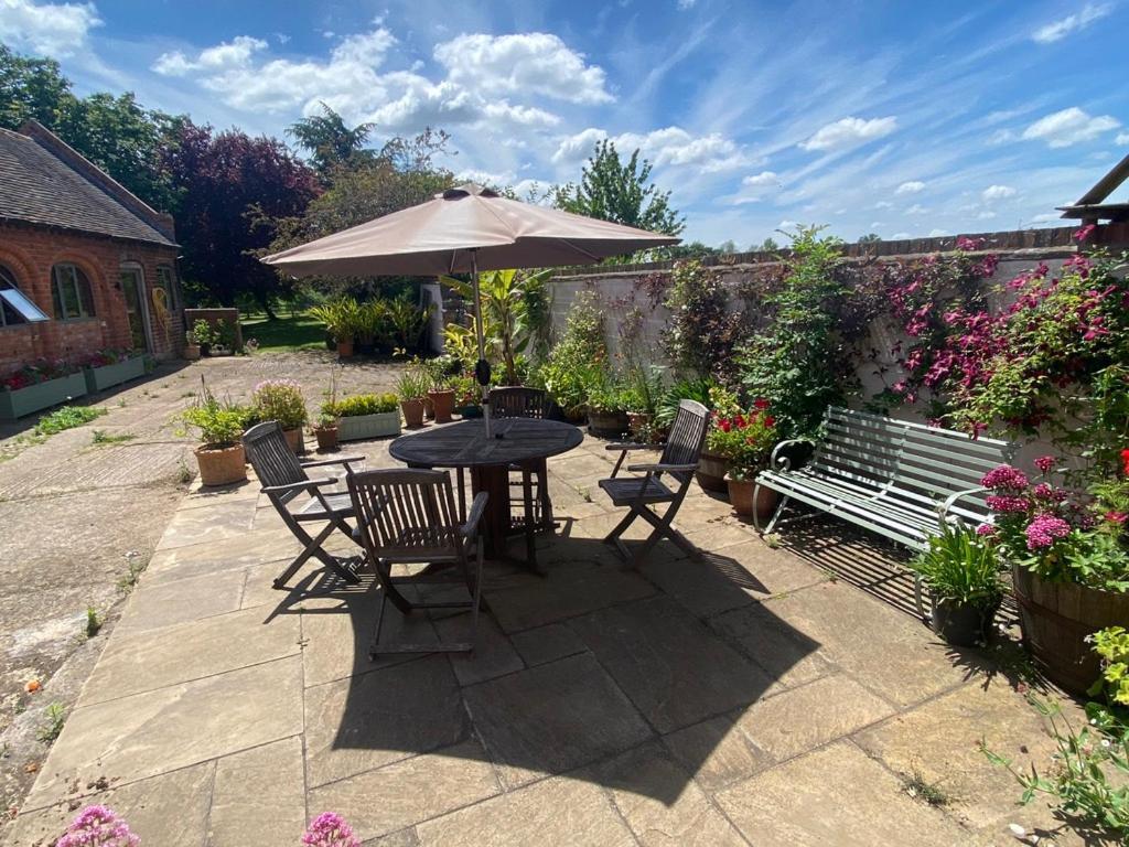Cottage Barn Conversion On Working Farm Worcester Exterior foto
